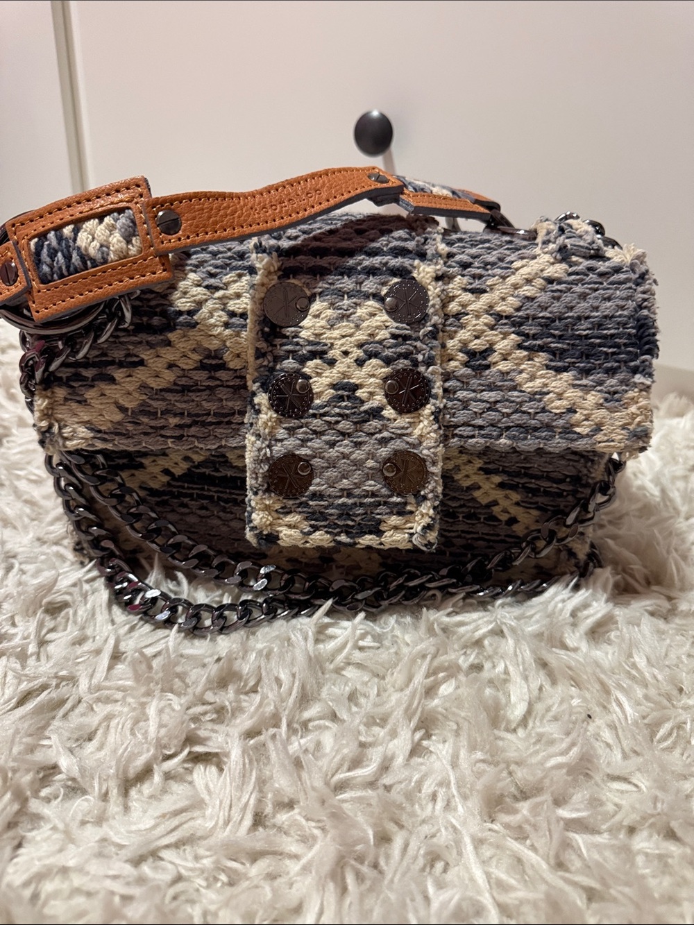 Kooreloo Rhombus Knot Coin Shoulder Bag